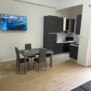 Ampio Bilocale Zona Navigli Apartment